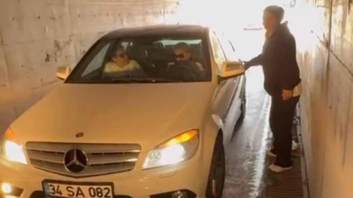 Yalova’da alt geçitte yol verme tartışması: Kadın sürücü trafiği kilitledi